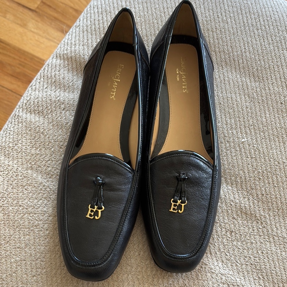 Eric Javits Comfy Black Leather Flats with Gold Detail - Never Worn - 11m - Picture 9 of 13